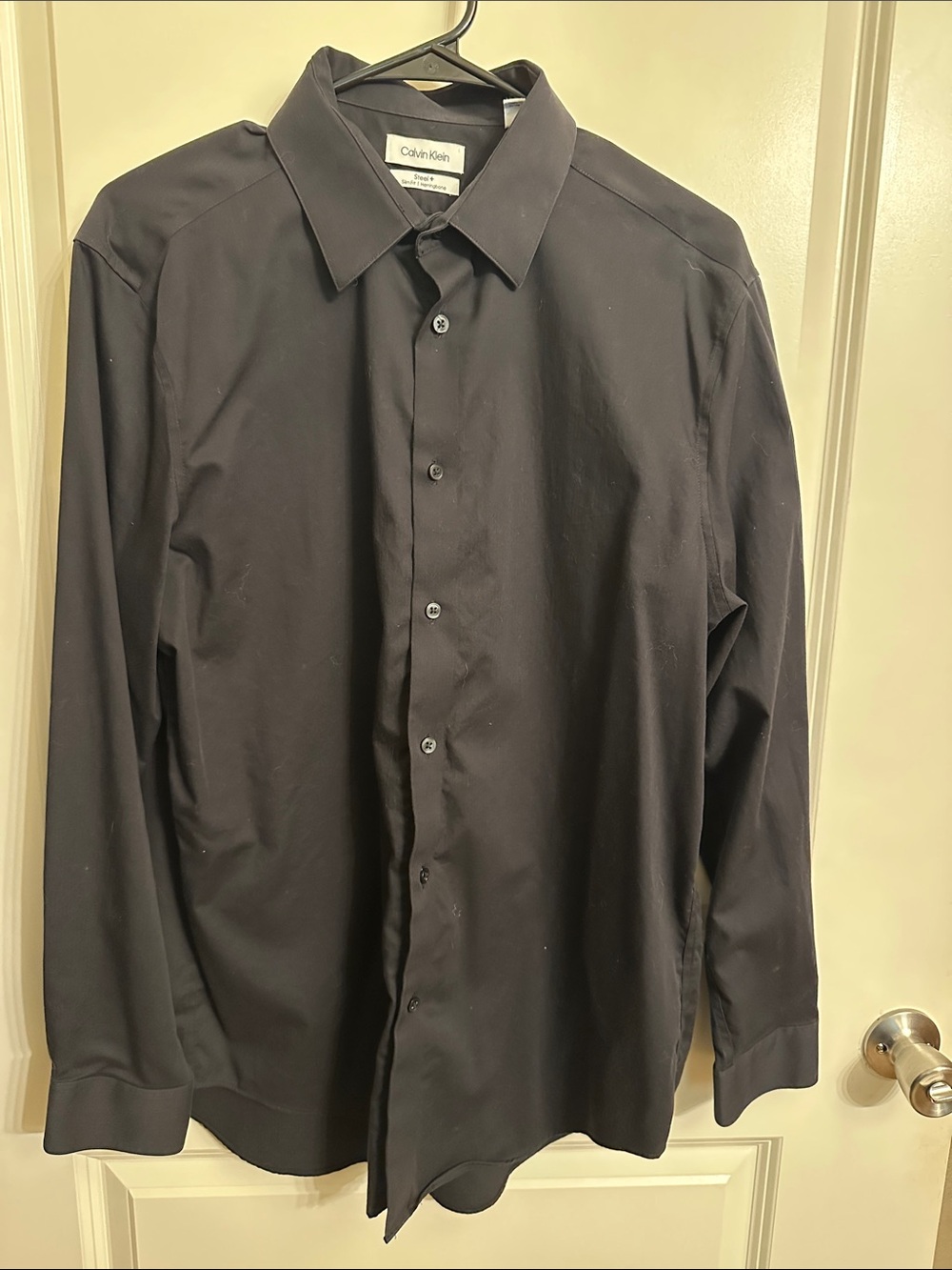 Calvin Klein Men's Black Long-Sleeve Dress Shirt L 32/33 (16 1/2)
